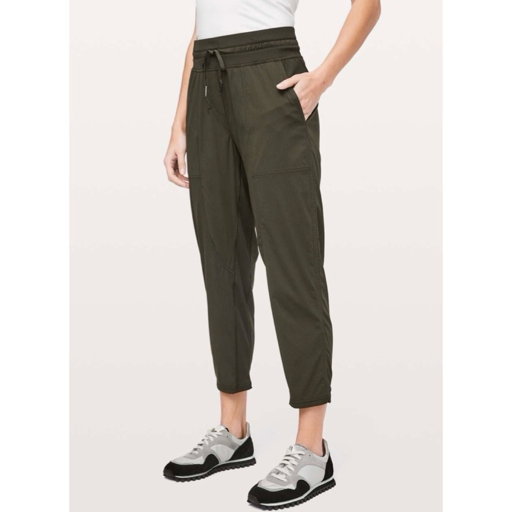 LULULEMON Dark Olive Dance Studio Cropped Pants 25”